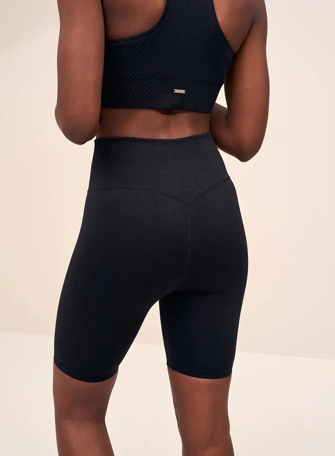 Motion Seamless Biker Shorts - Black