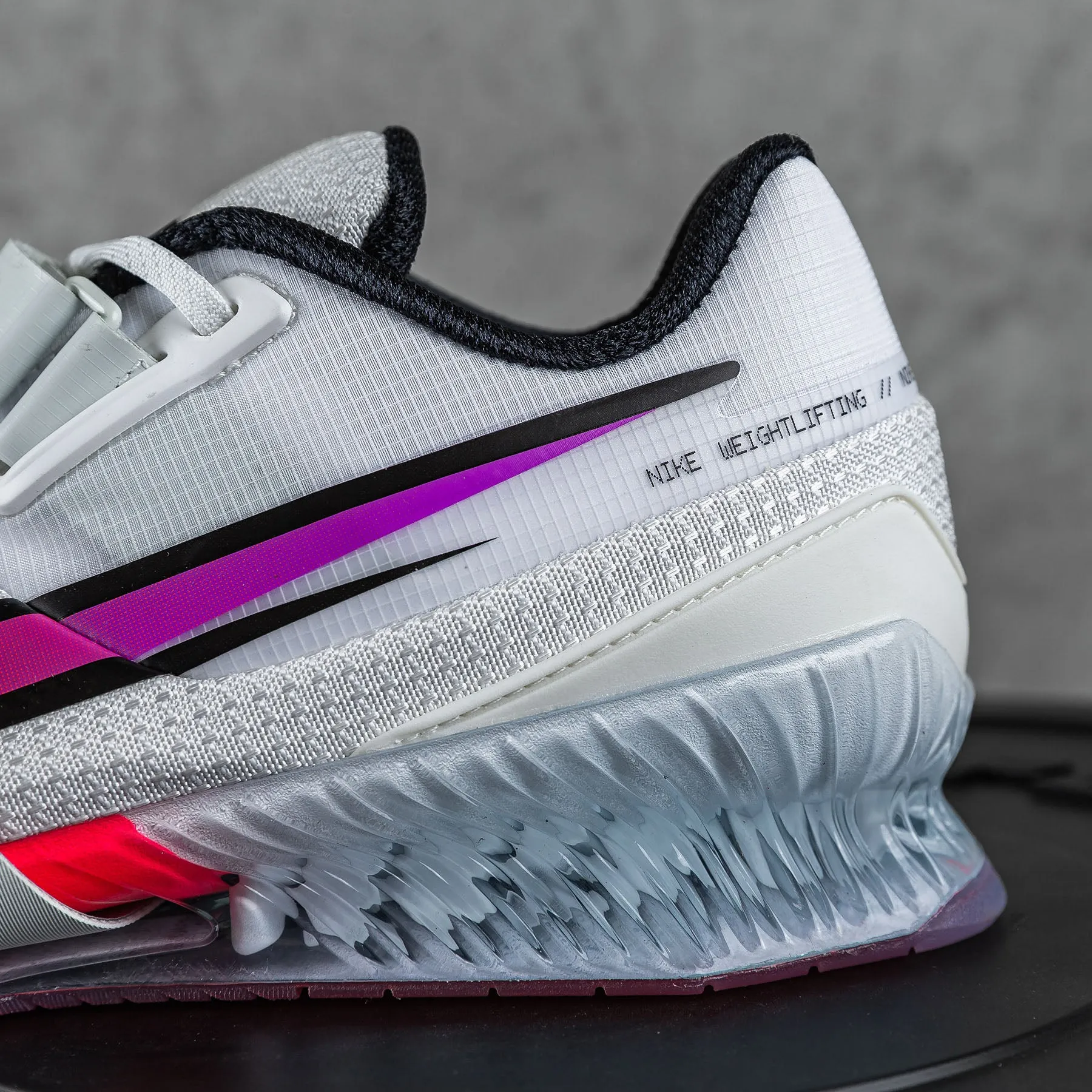 Nike - Romaleos 4 Weightlifting Shoes - SE PALE IVORY/HYPER VIOLET-FLASH CRIMSON