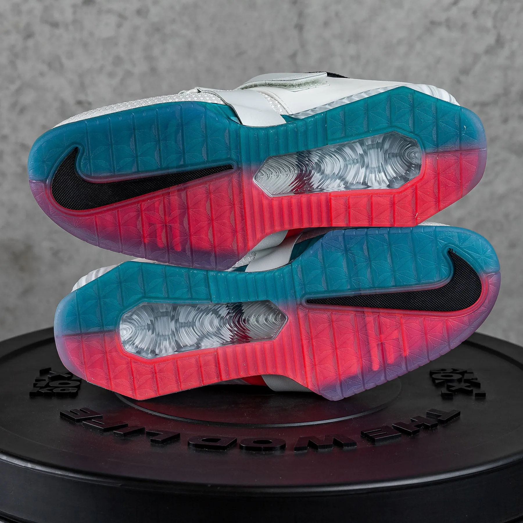Nike - Romaleos 4 Weightlifting Shoes - SE PALE IVORY/HYPER VIOLET-FLASH CRIMSON